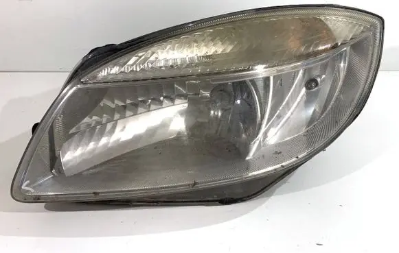 Skoda Fabia Mk1 (6Y) Headlight/headlamp 