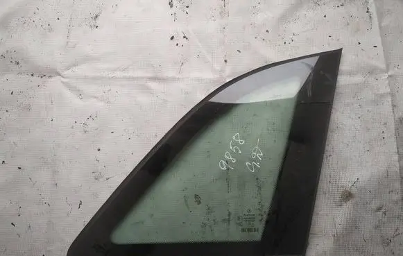 Mercedes-Benz B W245 Rear side window as2
