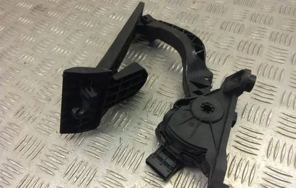 Hyundai i30 Accelerator throttle pedal 32700XXXXX