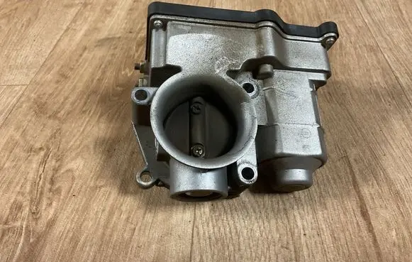 Nissan Micra Throttle valve SERA57602