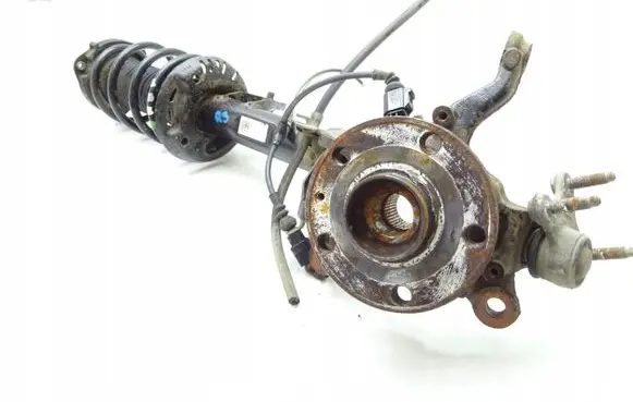 Audi Q3 8U Front wheel hub spindle knuckle