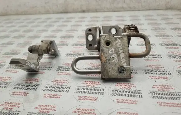 Volkswagen Touran I Front door hinge set 1T0831412C