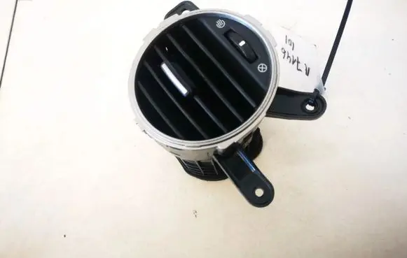 KIA Carens II Dash center air vent grill 974401d000 97440-1d000