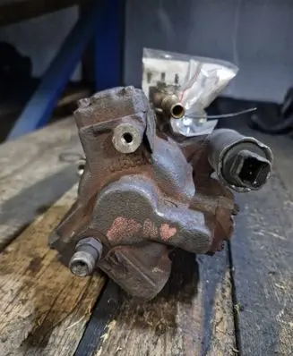 Ford Focus Fuel injection high pressure pump A2C20000727