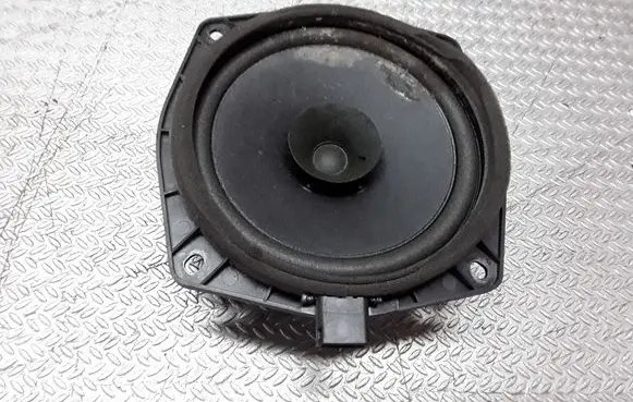 Mitsubishi Outlander Front door speaker