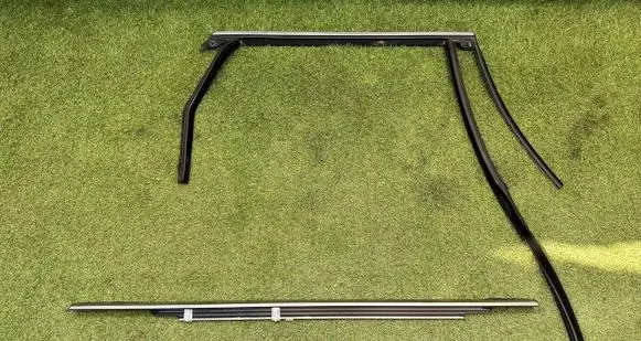 Ford Edge II Rear door glass trim molding FT4BR25604