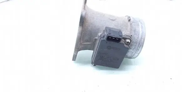 Audi A4 S4 B5 8D Mass air flow meter 037906461B