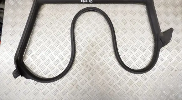 Rear door rubber seal (on body)
