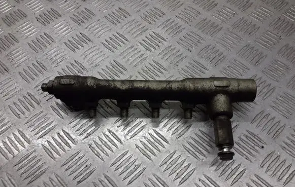 Opel Zafira B Fuel main line pipe BRAK