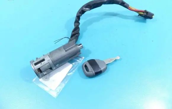 Renault Twingo I Ignition lock IMPRK1292985