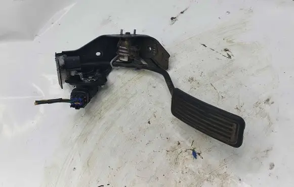 Toyota Corolla Verso E121 Accelerator throttle pedal NOCODE