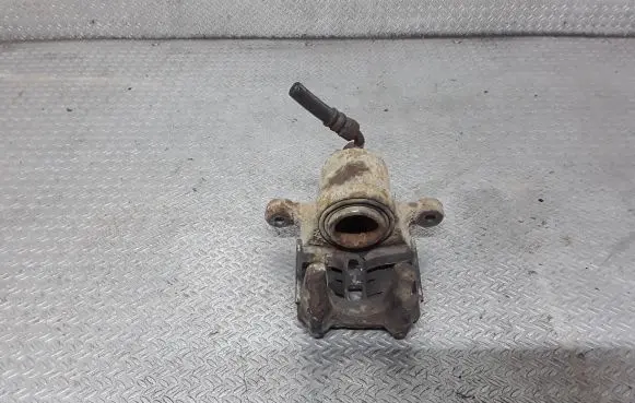 Honda CR-V Rear brake caliper