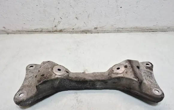 BMW 3 F30 F35 F31 Gearbox mounting bracket 18574710