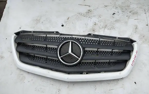 Mercedes-Benz Sprinter W906 Front grill