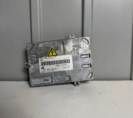 Mercedes-Benz B W245 Xenon control unit/module FJPA1698200885 A1698200885