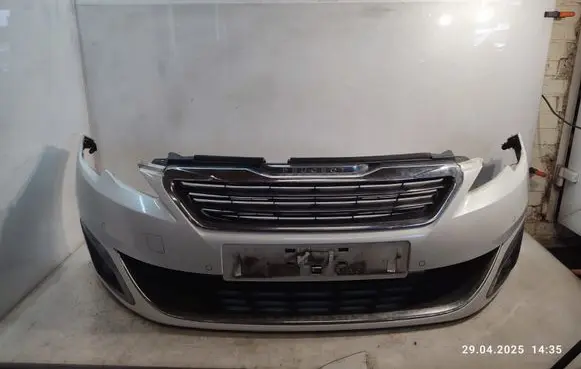 Peugeot 308 Front bumper