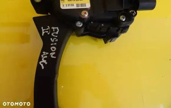 Ford Fusion Accelerator throttle pedal 6PV008567-03