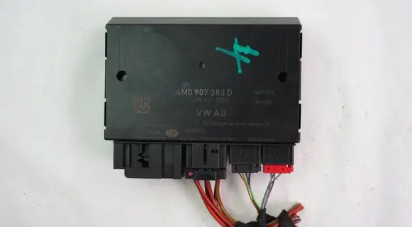 Audi A4 S4 B9 Tow bar trailer control unit/module 4M0907383D 4M0907383B