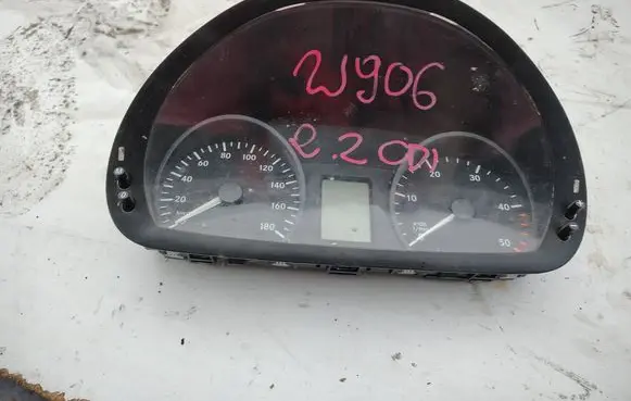 Mercedes-Benz Sprinter W906 Speedometer (instrument cluster) A9064464221