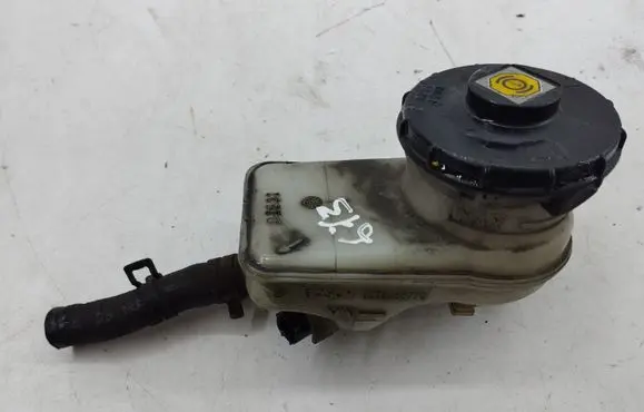 Brake fluid reservoir