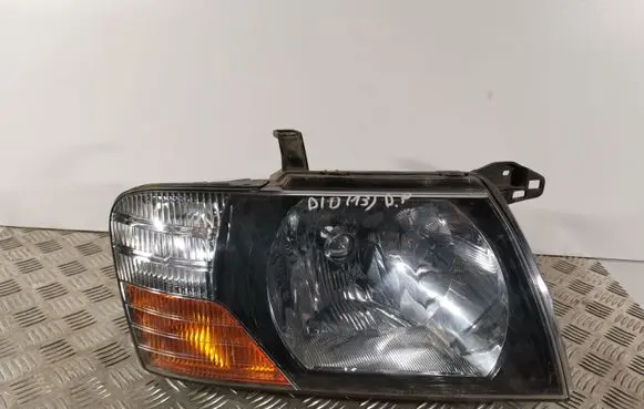 Mitsubishi Pajero Headlight/headlamp