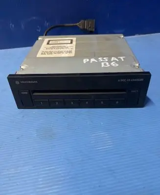 Volkswagen PASSAT B6 CD/DVD changer 3C0035110
