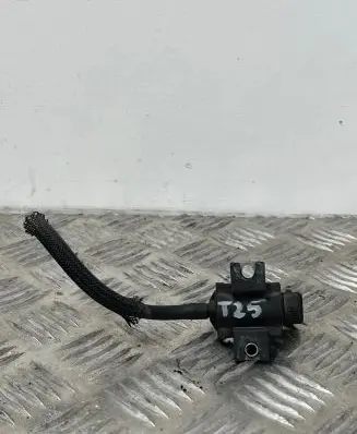 Toyota Avensis T250 Turbo solenoid valve 258600r010
