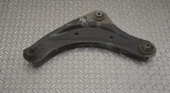 Nissan Juke I F15 Front lower control arm/wishbone