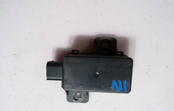 Opel Insignia A Tire pressure control unit 39047085 2546AALM4MA4