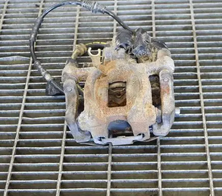 BMW X2 F39 Rear brake caliper 6883027