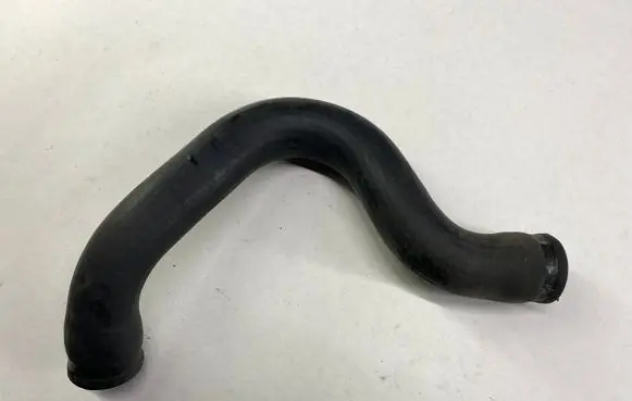 Volvo V70 Engine coolant pipe/hose 08671393