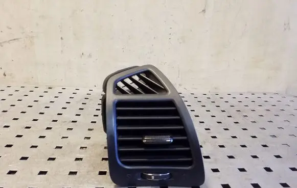 KIA Sorento Dashboard side air vent grill/cover trim 974902P000