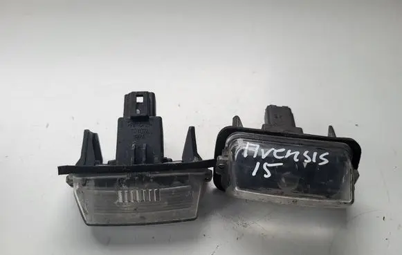 Toyota Avensis T270 Number plate light