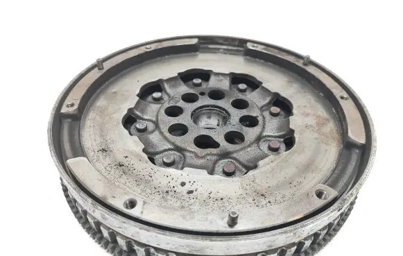 Nissan NV300 Flywheel 415079610
