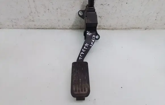 Toyota Yaris Accelerator throttle pedal