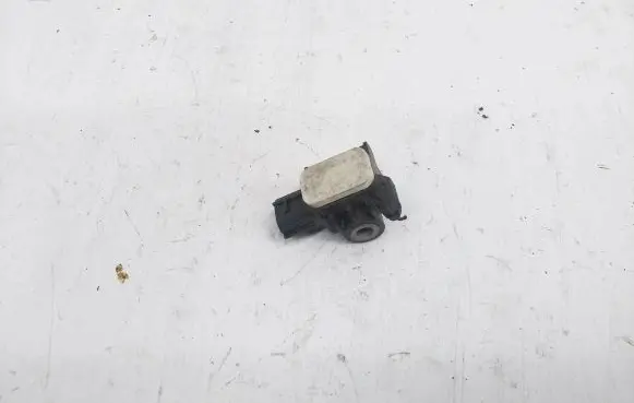 Mitsubishi Outlander Airbag deployment crash/impact sensor 8651A165