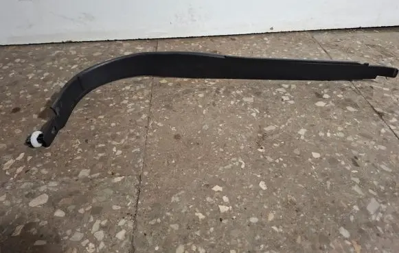 Front sill trim cover