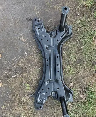 Toyota Yaris Front axle beam 