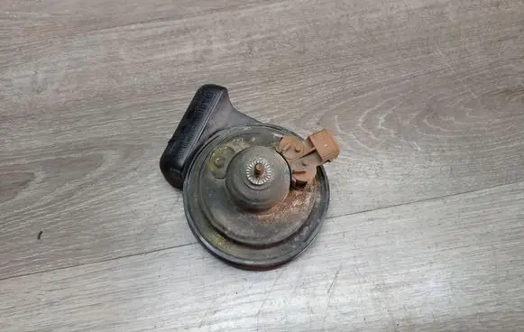 Volvo XC70 Horn signal 9178848