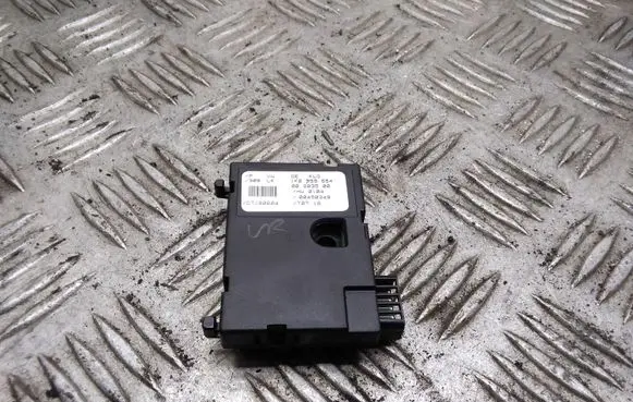 Skoda Octavia Mk2 (1Z) Steering angle sensor 1K0959654