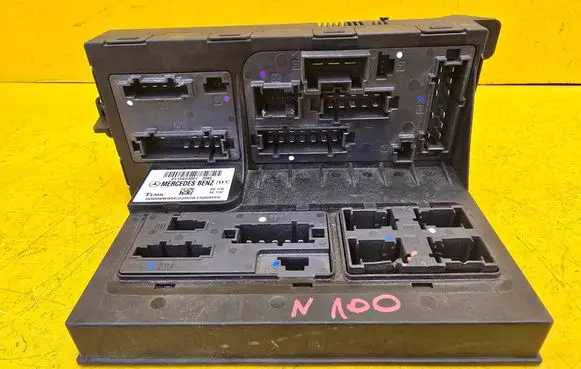 Mercedes-Benz E W211 Fuse module 2115453001