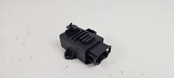 Volkswagen Transporter - Caravelle T5 Seat heating relay 1K0959772