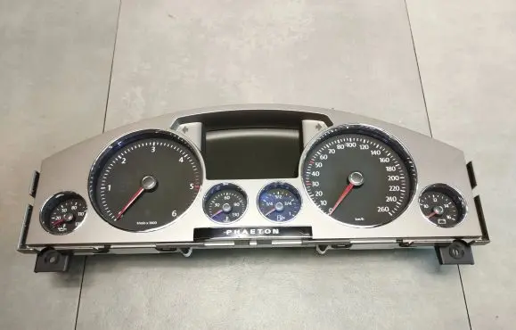 Volkswagen Phaeton Speedometer (instrument cluster) 3D0920886C