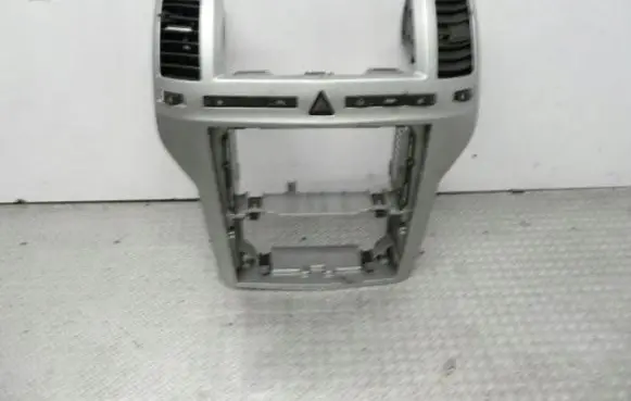 Opel Zafira A Radio/GPS head unit trim 13144402