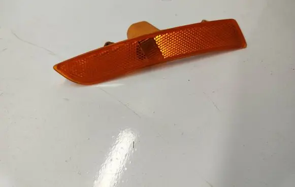 Chevrolet Camaro Front reflector 23169181
