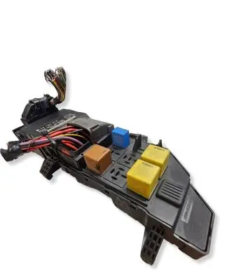 Opel Vectra C Fuse module 24400590 13165970 83DC55