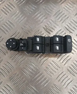 Citroen C3 Aircross Electric window control switch C0F0R01059A