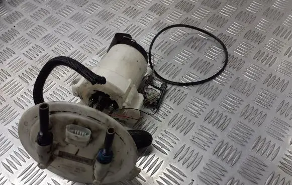 Opel Zafira B Mechanical fuel pump 13129984