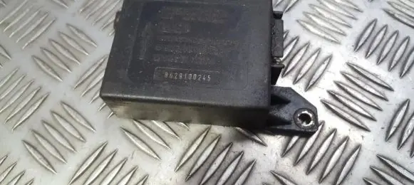 Mercedes-Benz E W124 Airbag control unit/module 0038200710 84121000