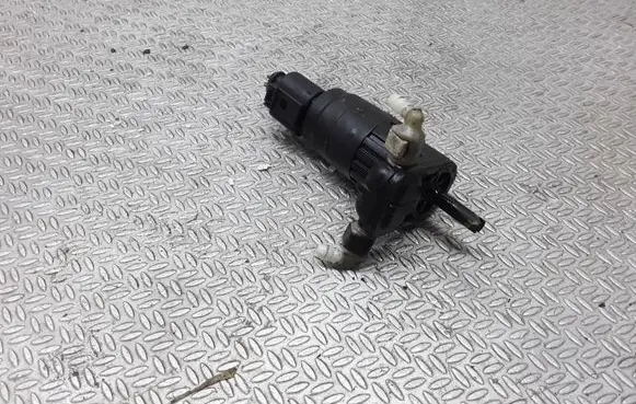 Volkswagen Caddy Windscreen/windshield washer pump